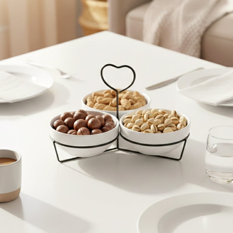 شالو طقم أوعية دائرية مسطحة من البورسلين مكون من 3 قطع مع حامل معدني أسود – أوعية تقديم بيضاء من البورسلين الصيني الفاخر مقاس 14 سم للوجبات الخفيفة والتمر والحلويات والمناسبات الاحتفالية | مناسب لشهر رمضان وعيد الفطر وعيد ديوالي والهدايا في أي مناسبة. - Image 4